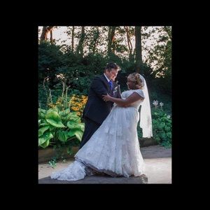 Oleg Cassini dress and forever wedding dress kit